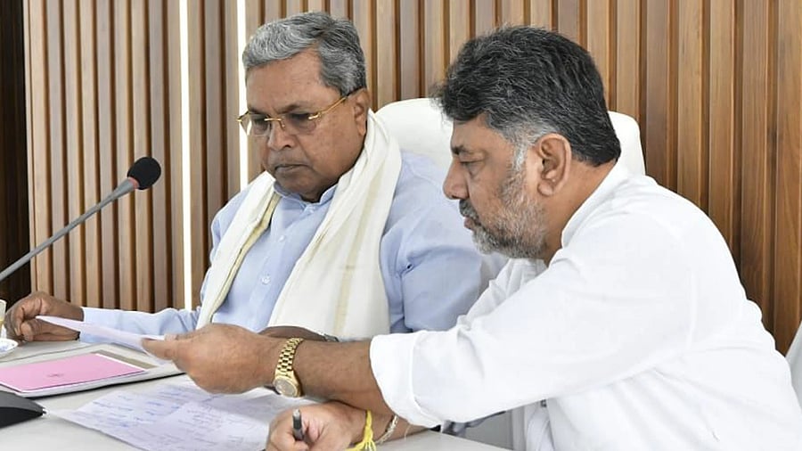 <div class="paragraphs"><p>Karnataka CM Siddaramaiah with Dy CM D K Shivakumar </p></div>